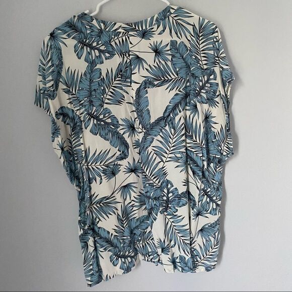 H&M Women’s Short Sleeve Boho Tropical Print V Neck Top - Picture 6 of 7